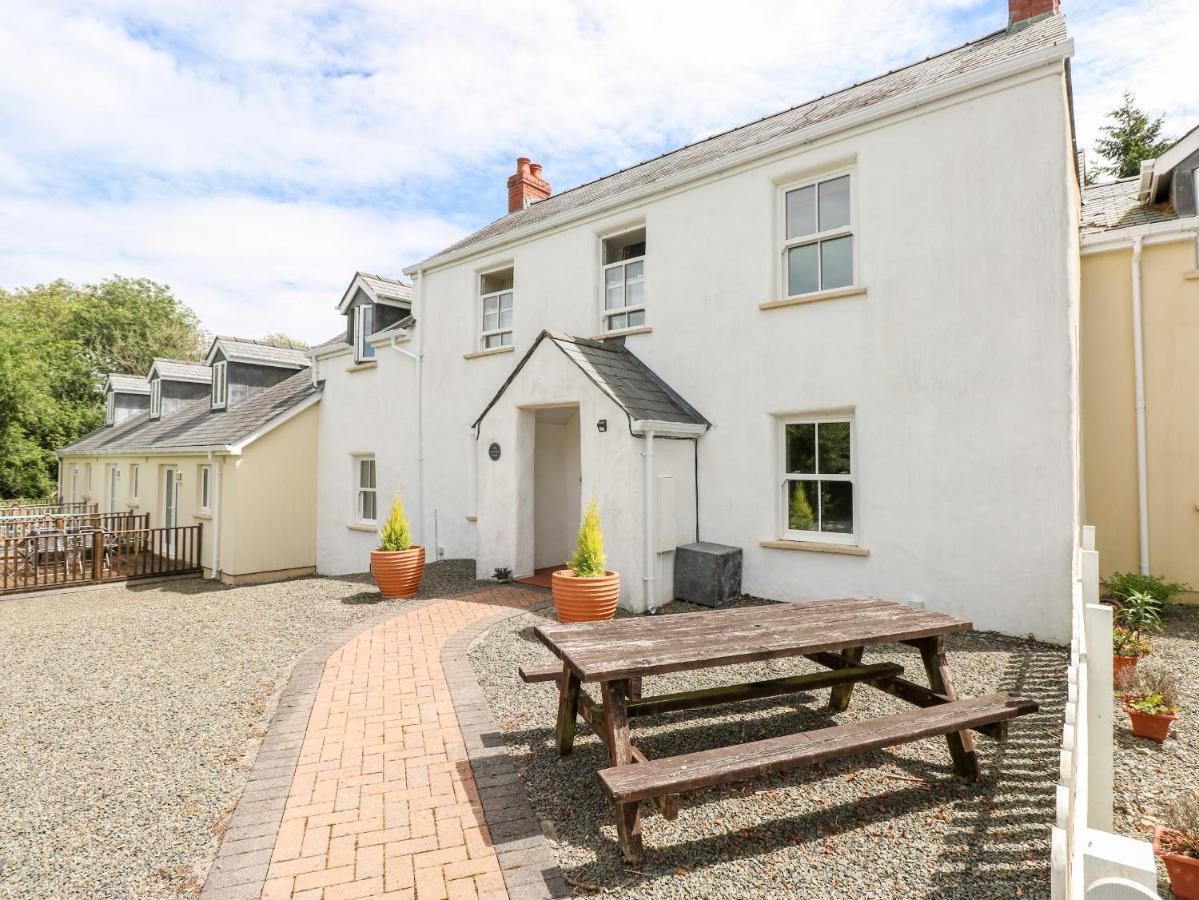 The Farm House Villa Tenby Exterior photo