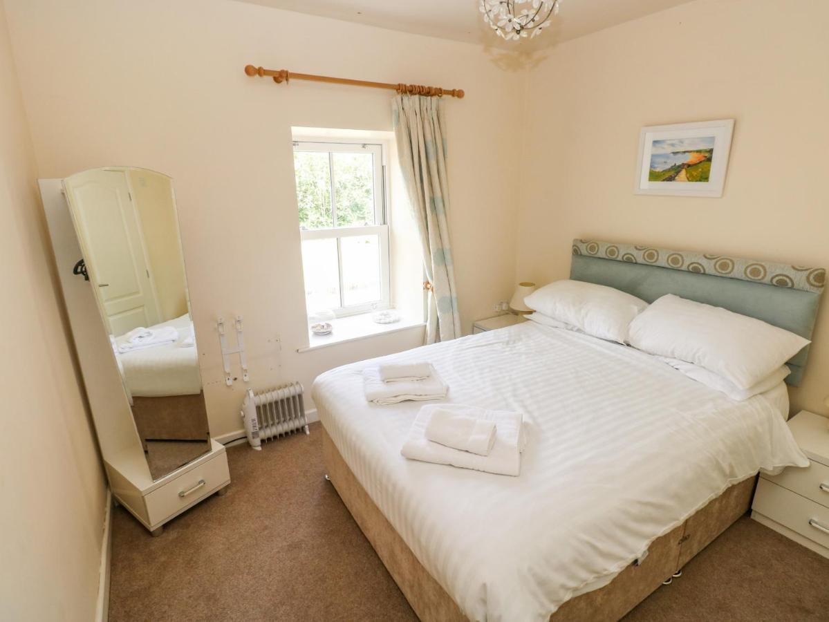 The Farm House Villa Tenby Exterior photo